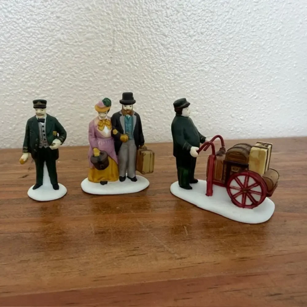 Department 56 Heritage Village Collection Fezziwegs & Friends + 2